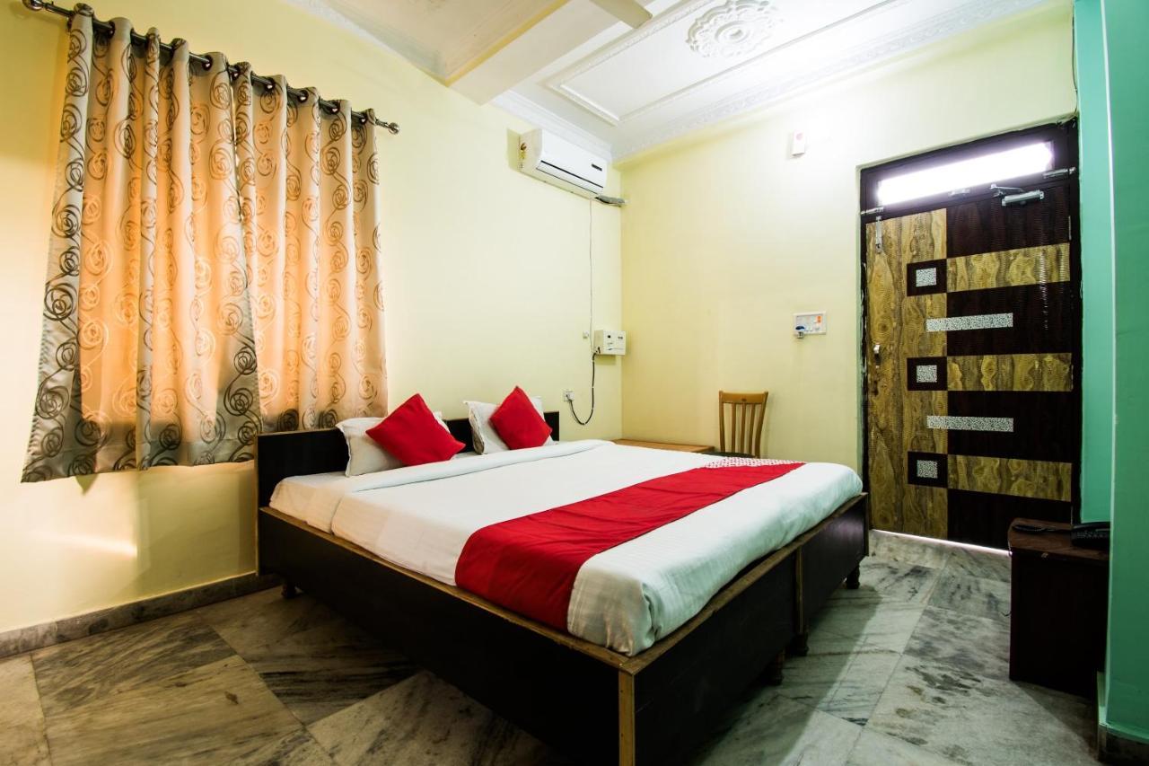 Oyo 24087 Viraj Hotel Danapur Экстерьер фото