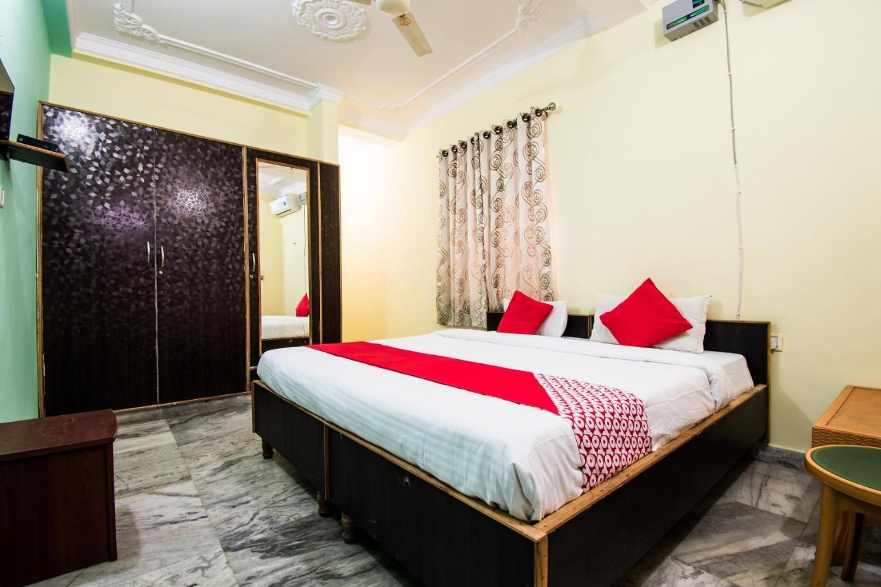 Oyo 24087 Viraj Hotel Danapur Экстерьер фото