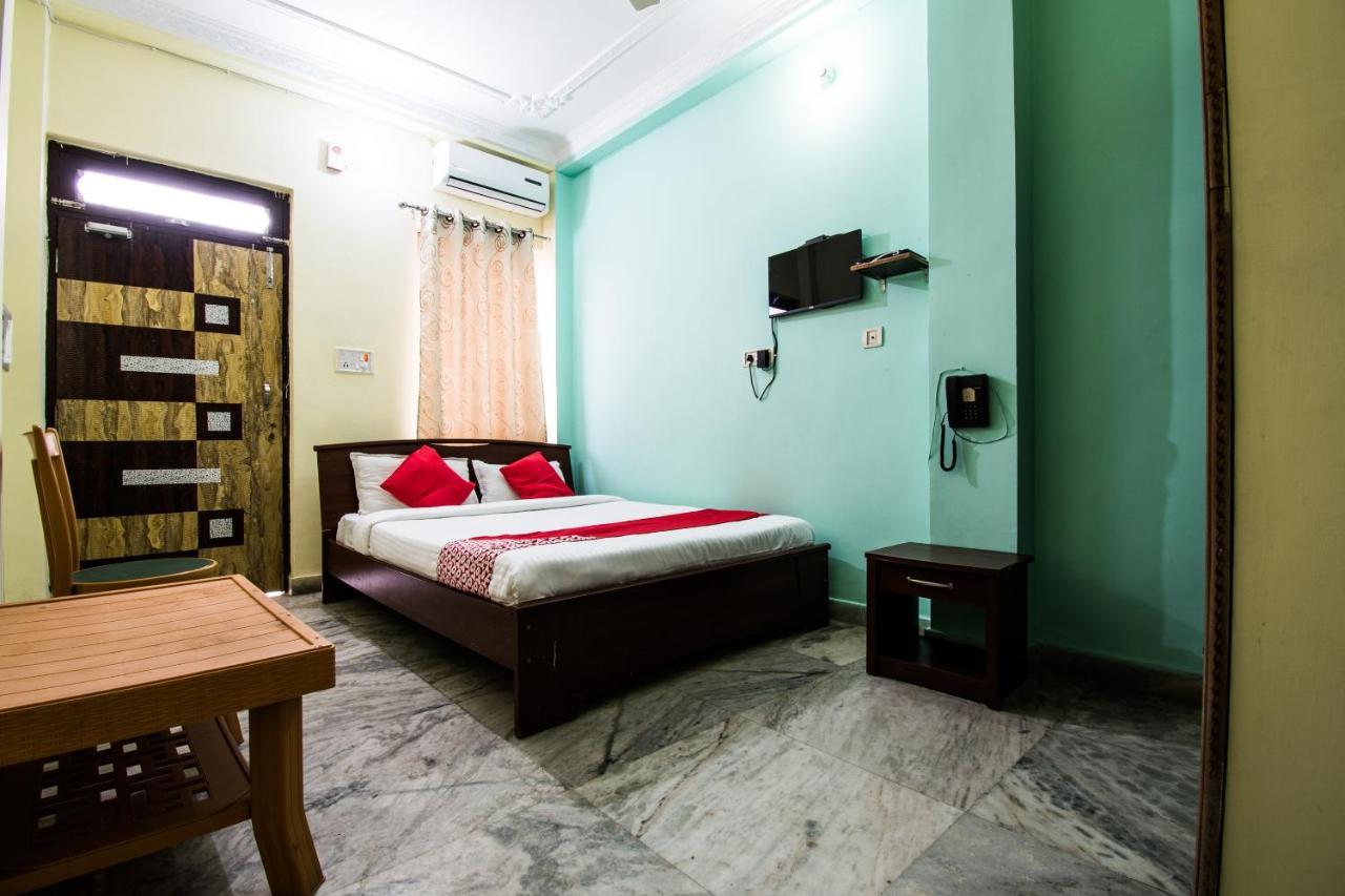 Oyo 24087 Viraj Hotel Danapur Экстерьер фото