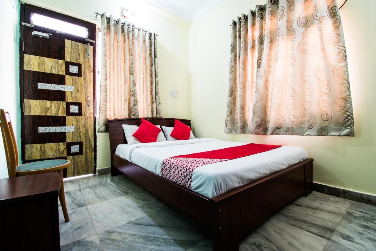 Oyo 24087 Viraj Hotel Danapur Экстерьер фото