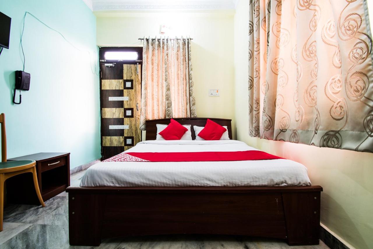 Oyo 24087 Viraj Hotel Danapur Экстерьер фото