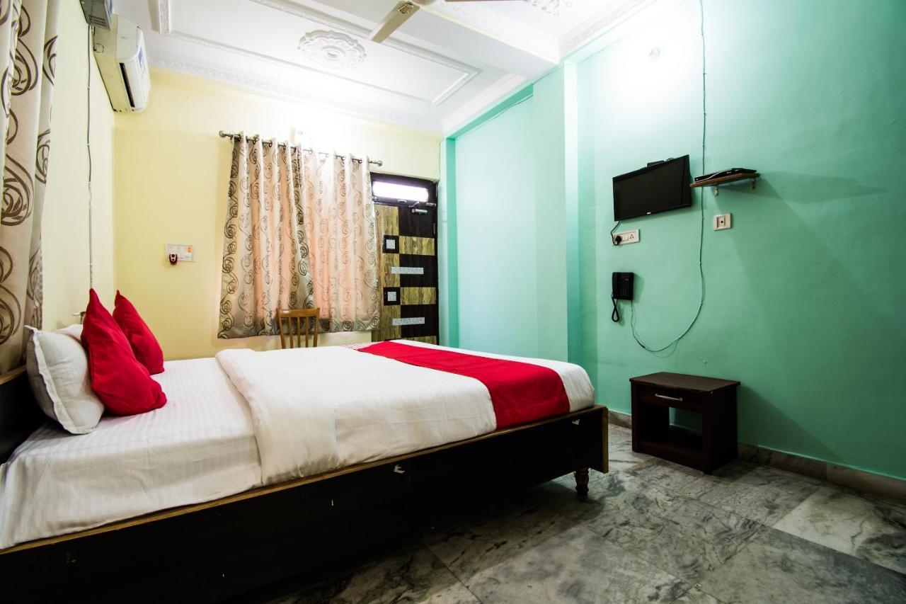Oyo 24087 Viraj Hotel Danapur Экстерьер фото