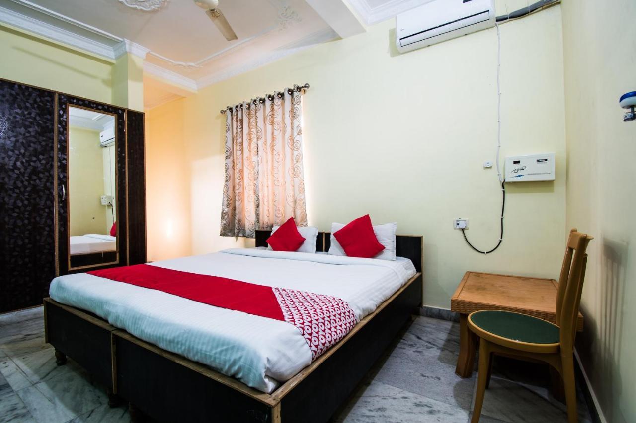Oyo 24087 Viraj Hotel Danapur Экстерьер фото